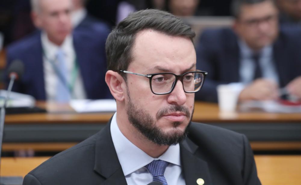 Projeto de Lei do deputado federal Delegado Matheus Laiola propõe regras para realização de autópsias femininas.